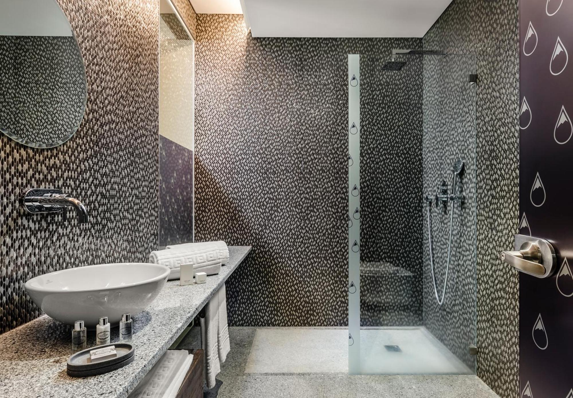Two-Bedroom King Suite Spa Bath