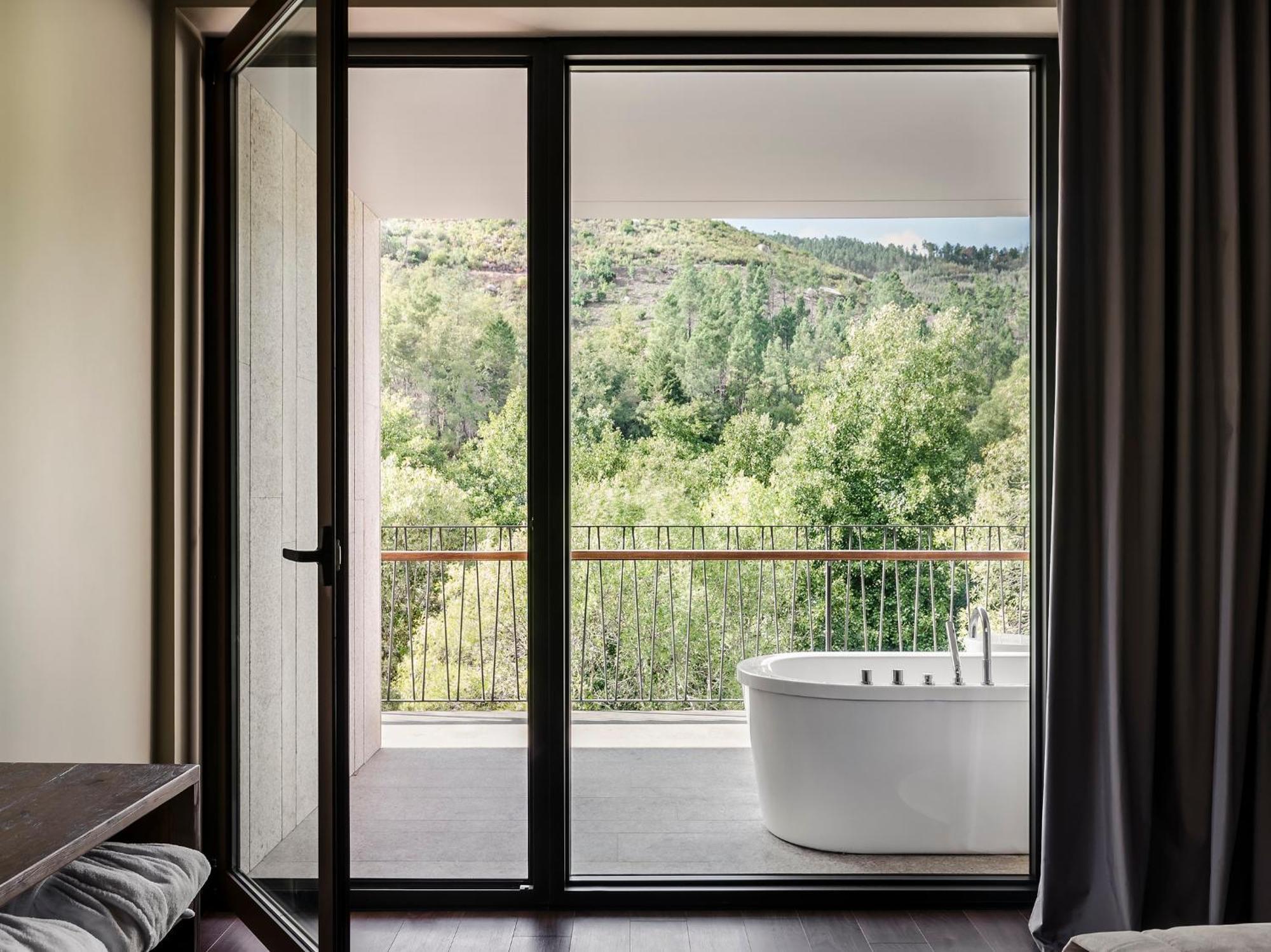 Two-Bedroom King Suite Spa Bath