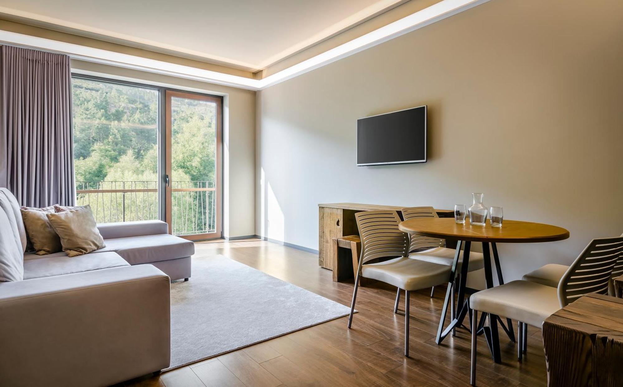 Two-Bedroom King Suite Spa Bath